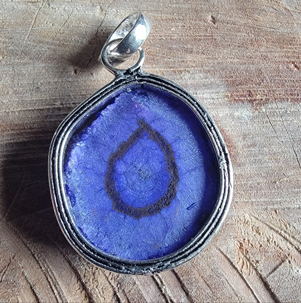 Handcrafted Stunning Blue Solar Quartz 925 Silver Plated Pendant . - Picture 3 of 5
